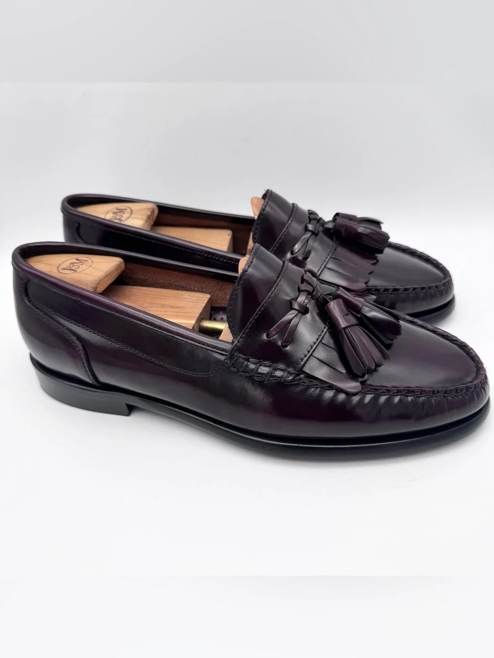 G.H. Bass & Co Jeffrey Burgundy Leather Tassel Loafers Men's Size 9 W Dress Shoe